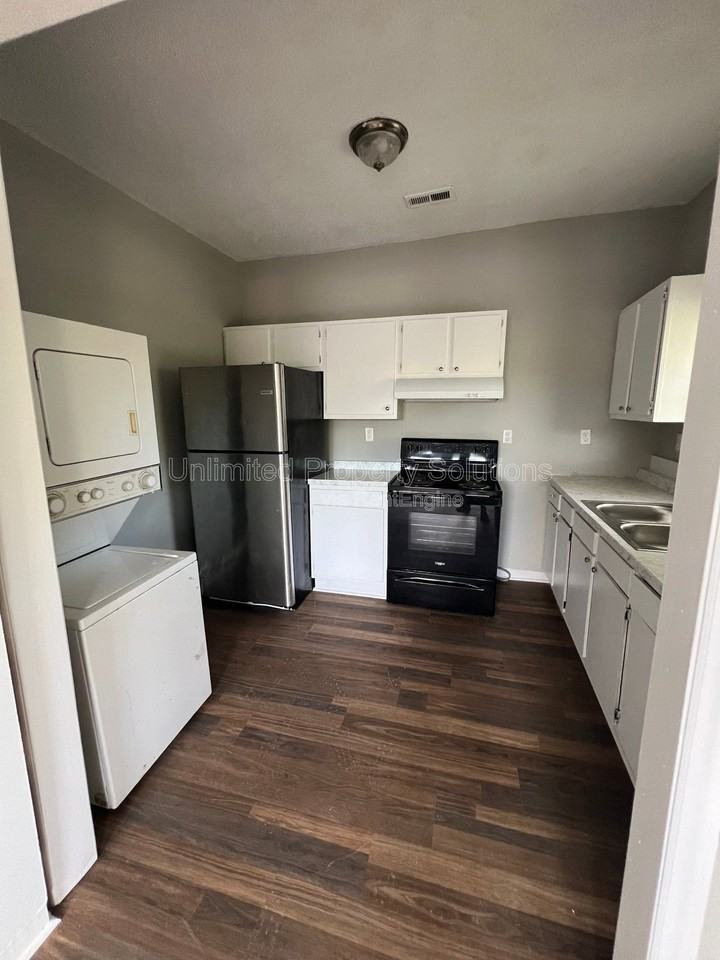 214 S 13th St #B - Photo 5 of 19
