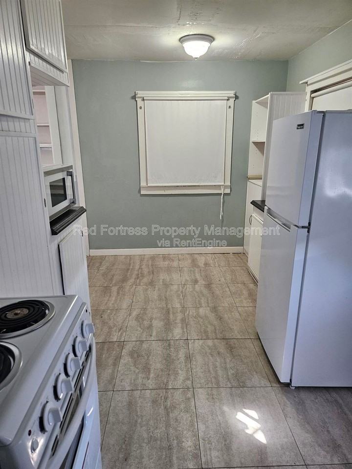 3005 Beatrice Pl - Photo 5 of 12