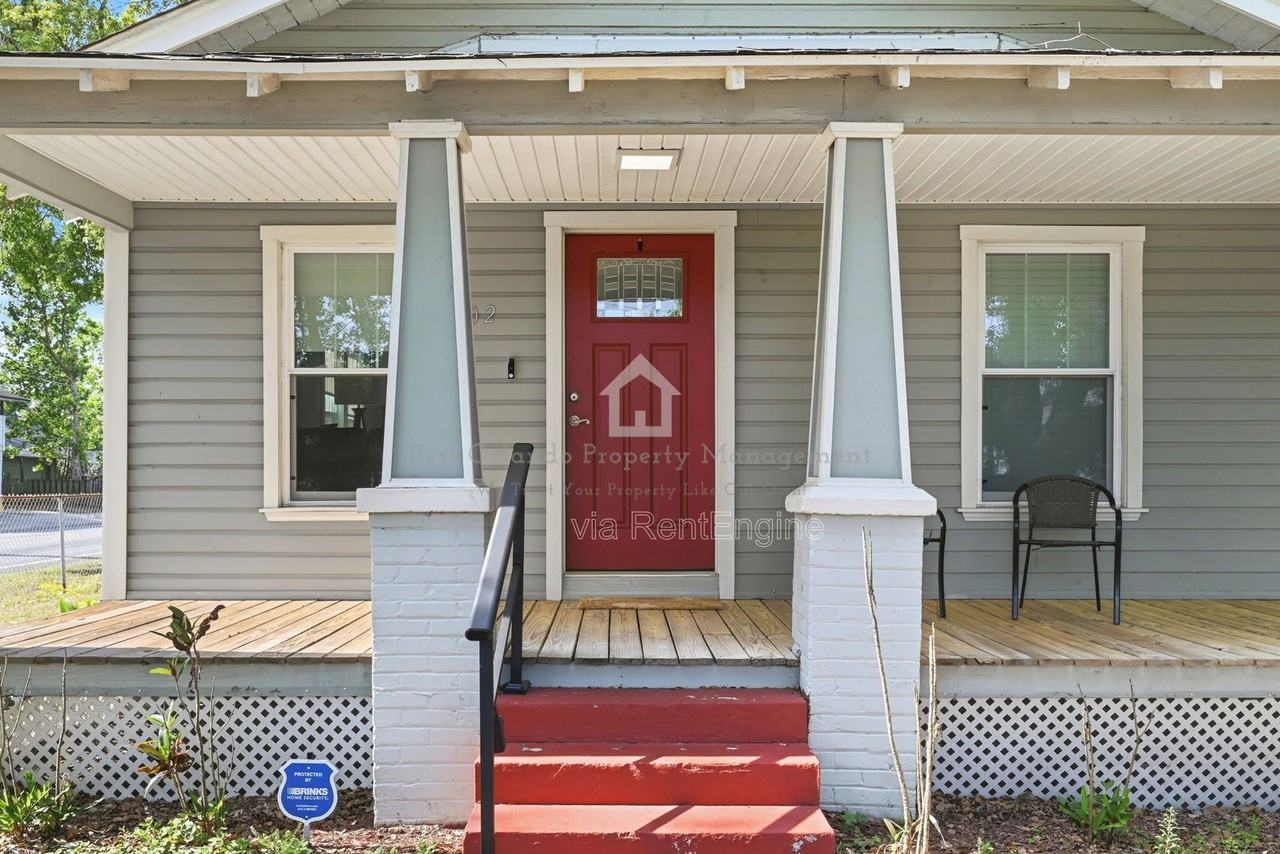 302 W Park St - Photo 4 of 31