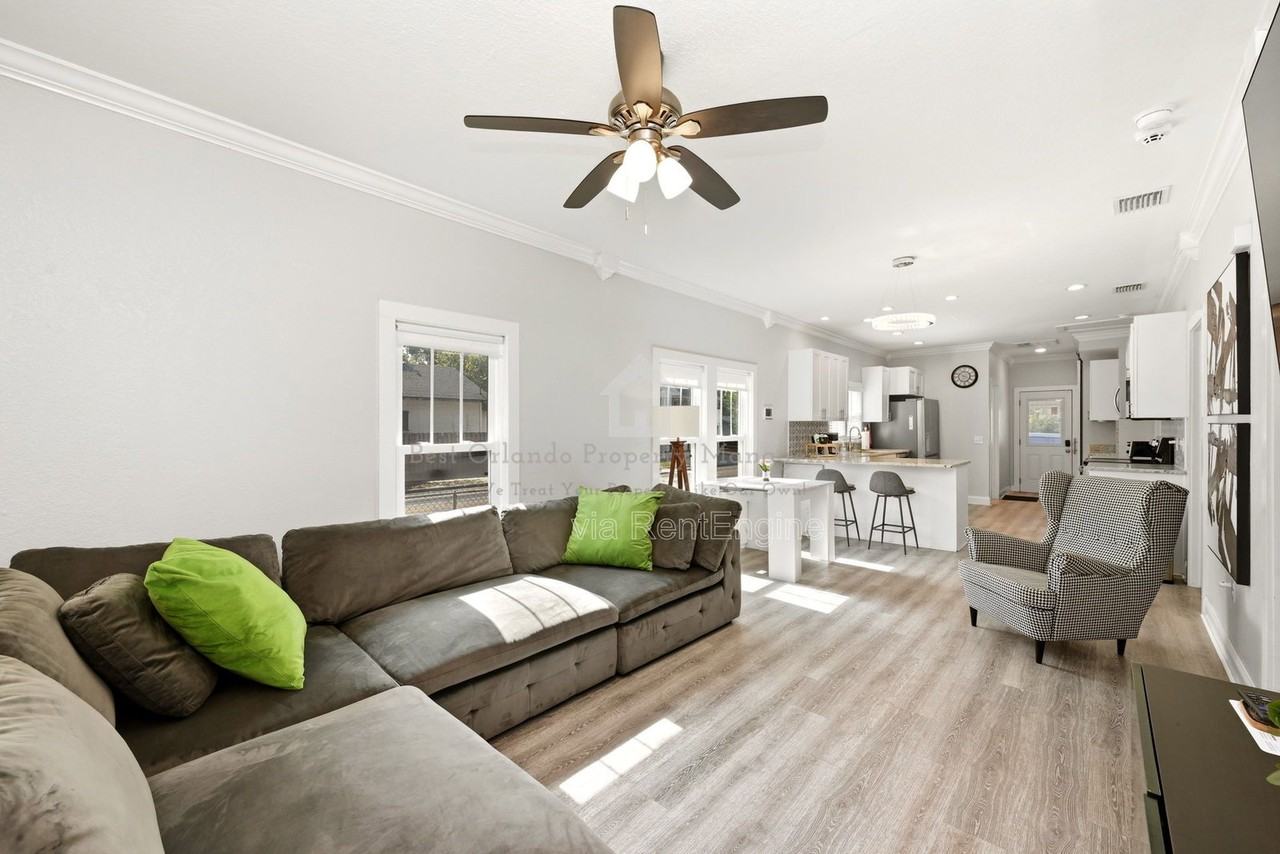 302 W Park St - Photo 6 of 31