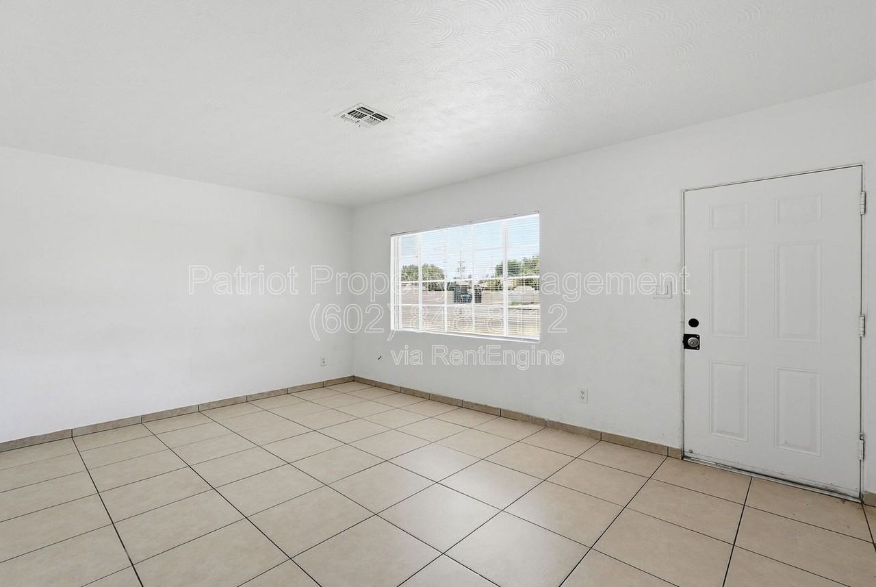 6701 N 33rd Ave - Photo 3 of 33