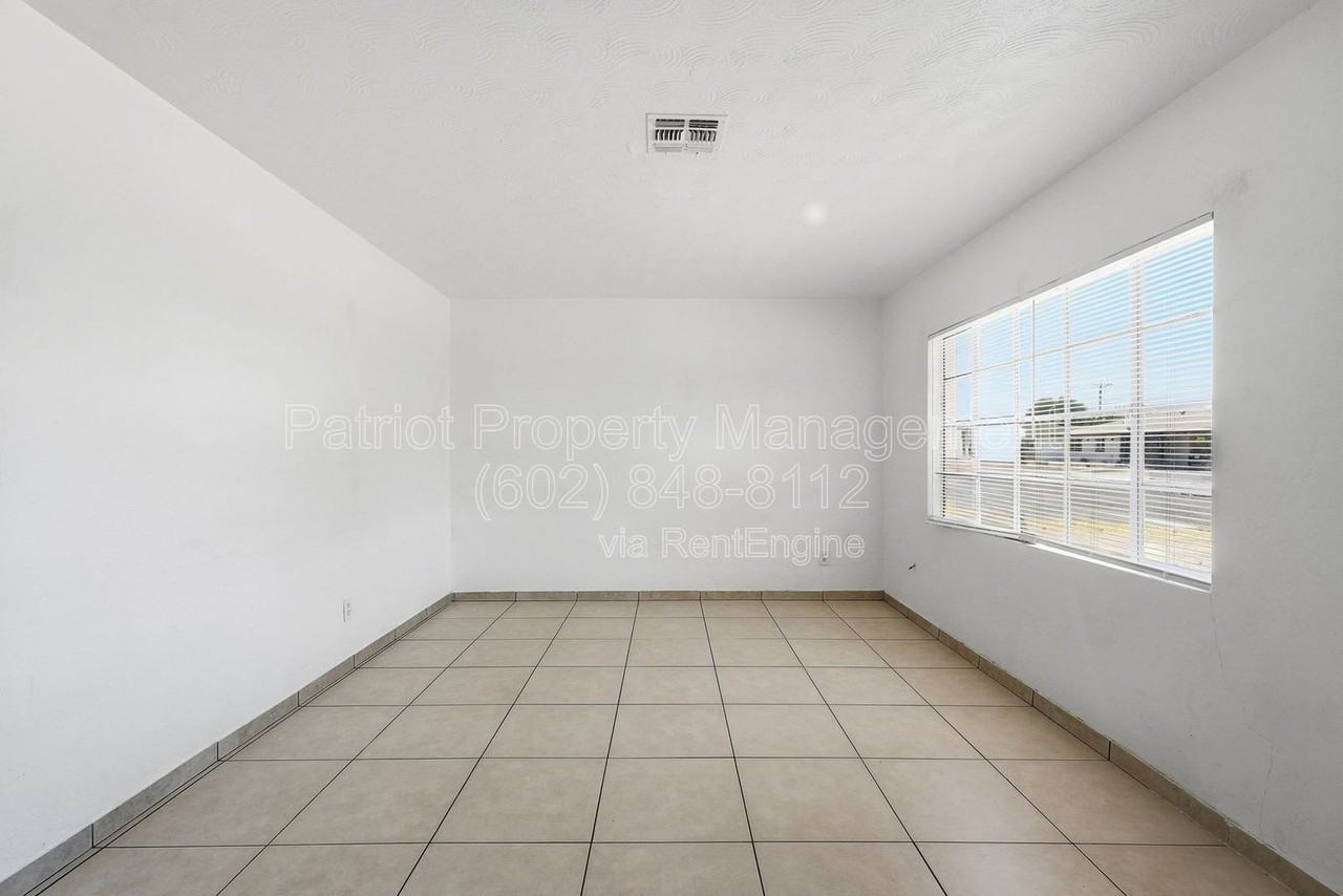 6701 N 33rd Ave - Photo 5 of 33