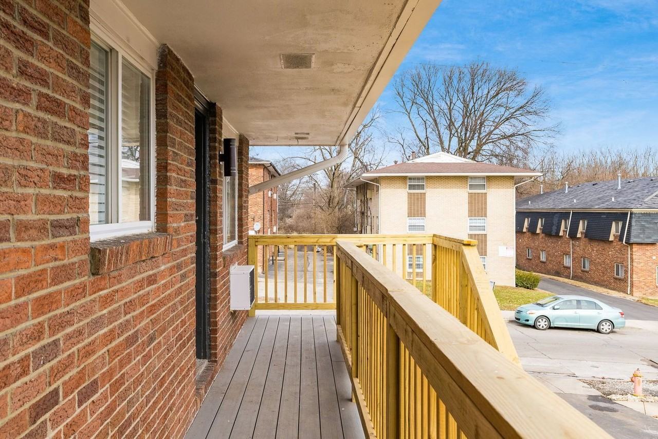 611 Riverview Dr #L - Photo 2 of 17