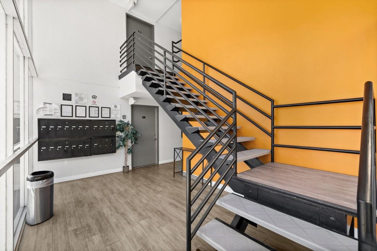 1275 Federal Ave - Photo 2 of 9