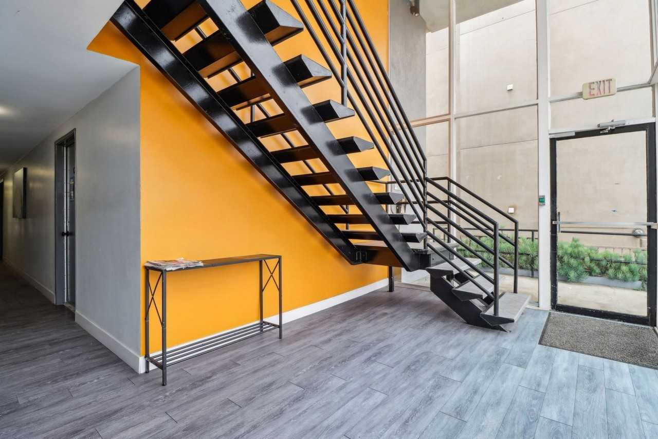 1275 Federal Ave - Photo 7 of 9