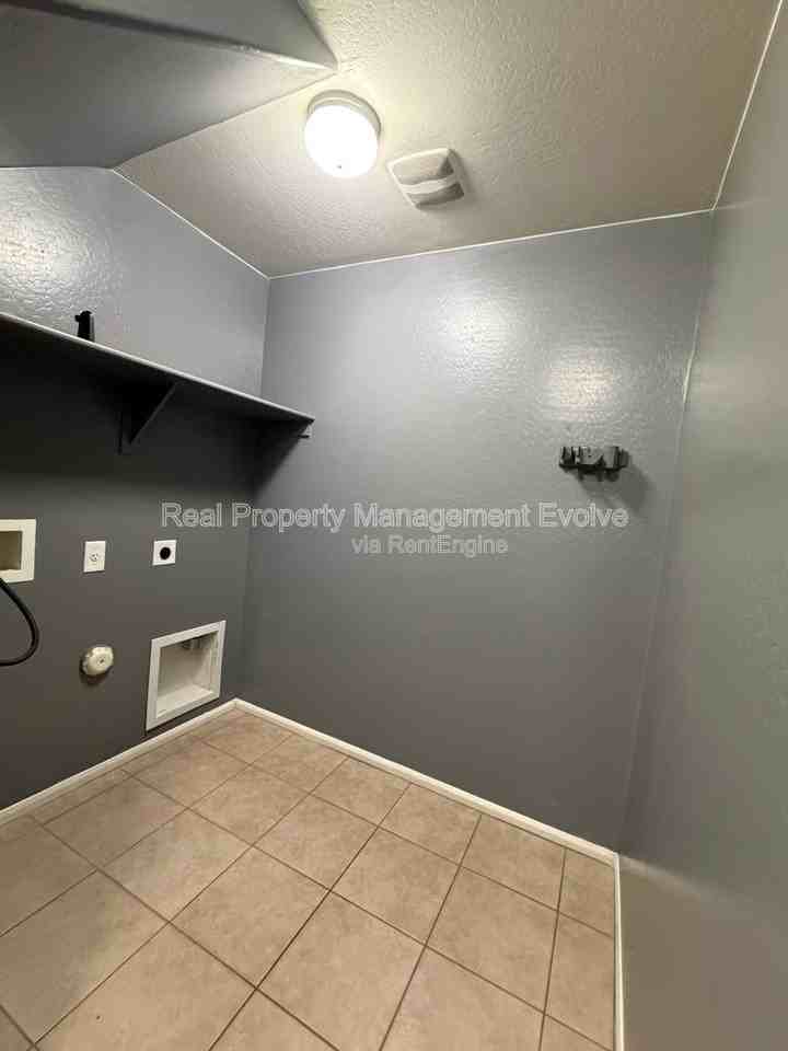7724 W Pipestone Pl - Photo 4 of 24
