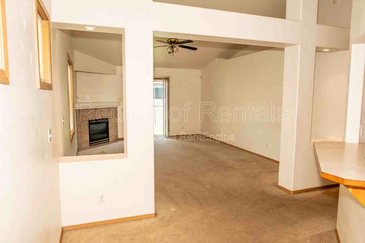 2402 177th Street Ct E - Photo 4 of 29