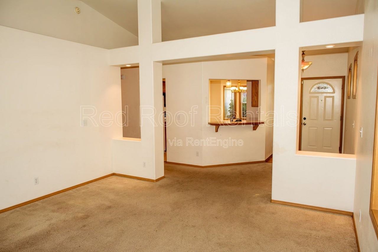 2402 177th Street Ct E - Photo 7 of 29