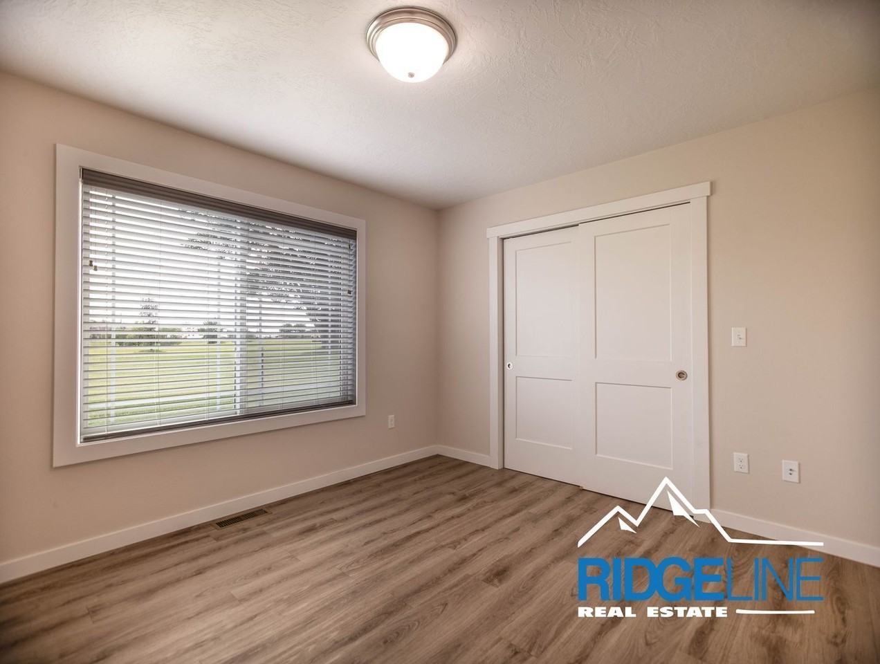 1116 American Ave #4 - Photo 4 of 11