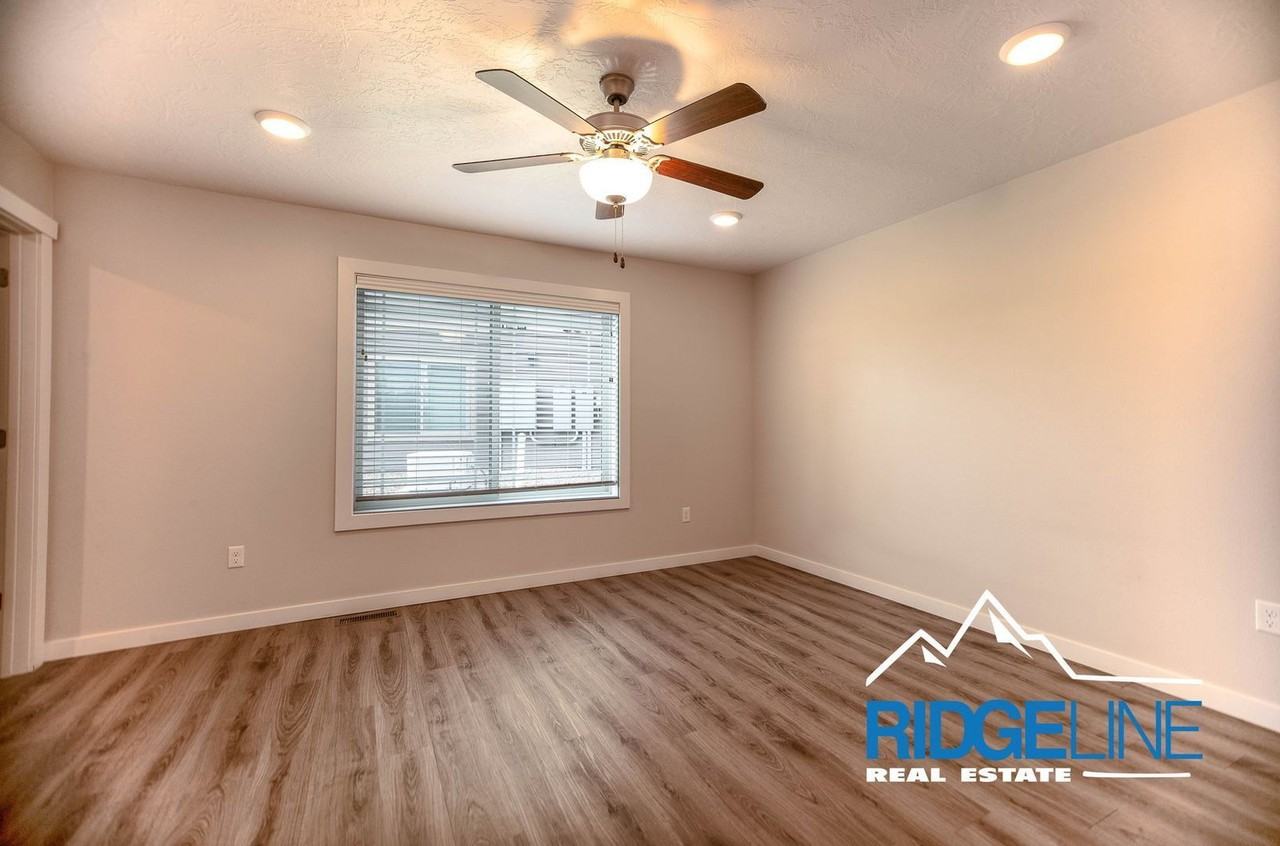 1116 American Ave #4 - Photo 7 of 11