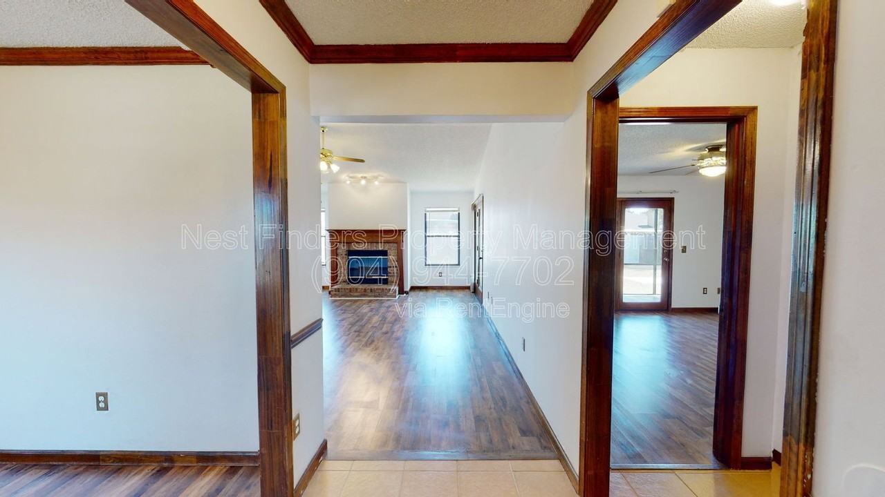 1607 Beverly Bay Ct - Photo 4 of 25