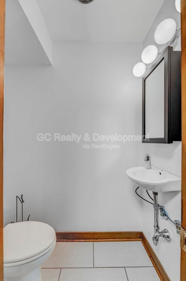 5217 S University Ave #C - Photo 7 of 23