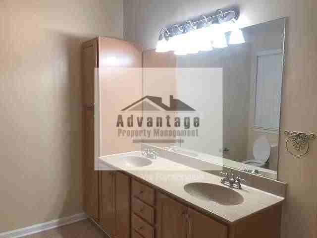 1069 Park Row North Se - Photo 7 of 17
