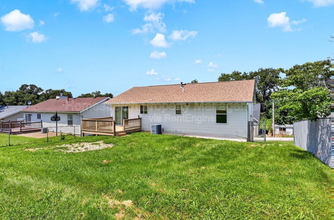 10608 Canter Way - Photo 5 of 35