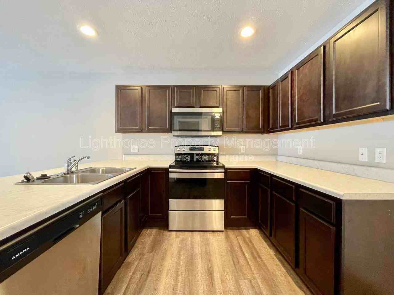 303 Baldwin St #B10 - Photo 6 of 32