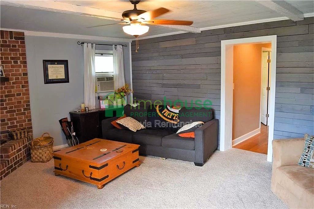 1439 Simpson Ct - Photo 4 of 15