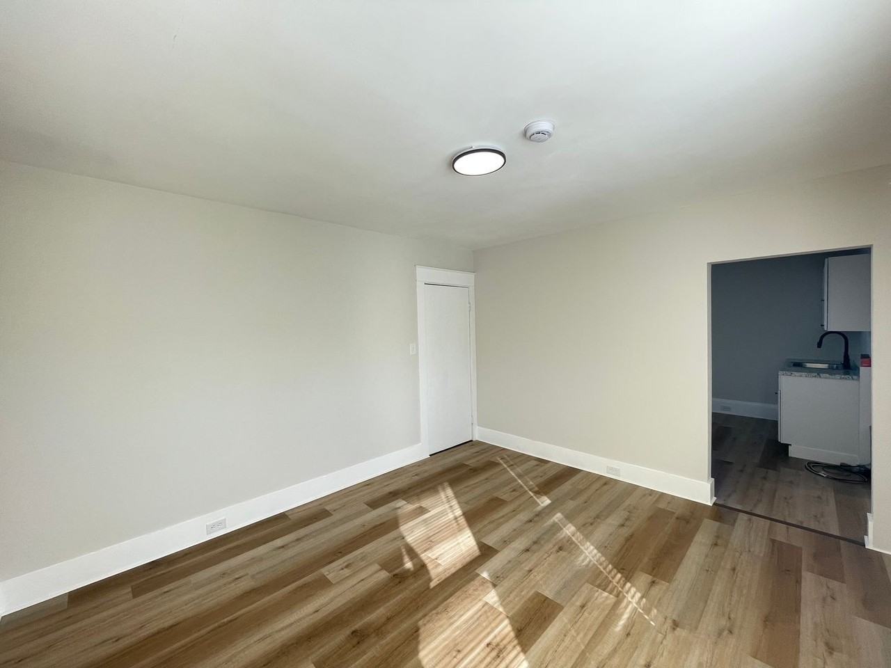 55 Henriette St #4 - Photo 4 of 12
