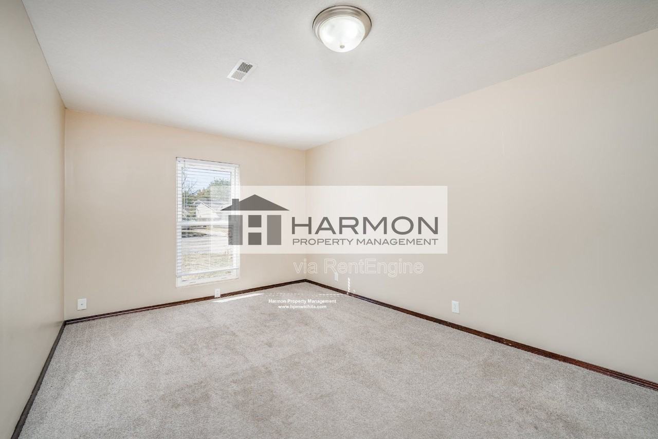 2138 S Fieldcrest Cir - Photo 5 of 12