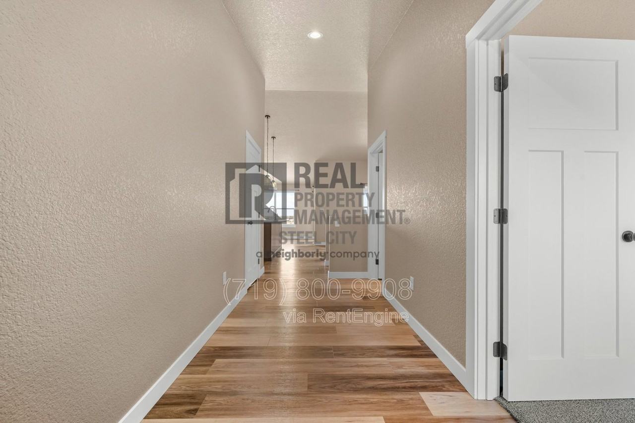 1886 E Jerrian Ln - Photo 5 of 45