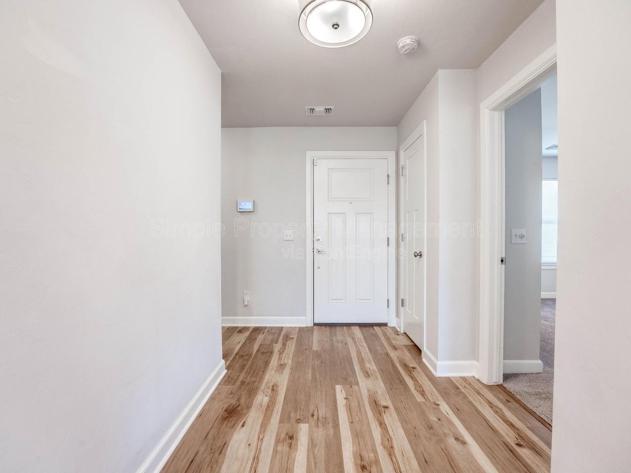 608 Blue Fish Ct - Photo 2 of 33