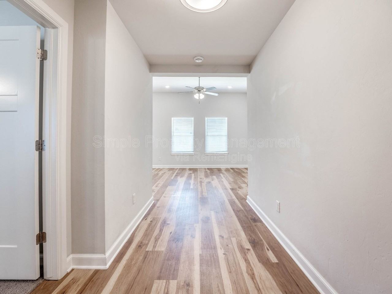 608 Blue Fish Ct - Photo 3 of 33