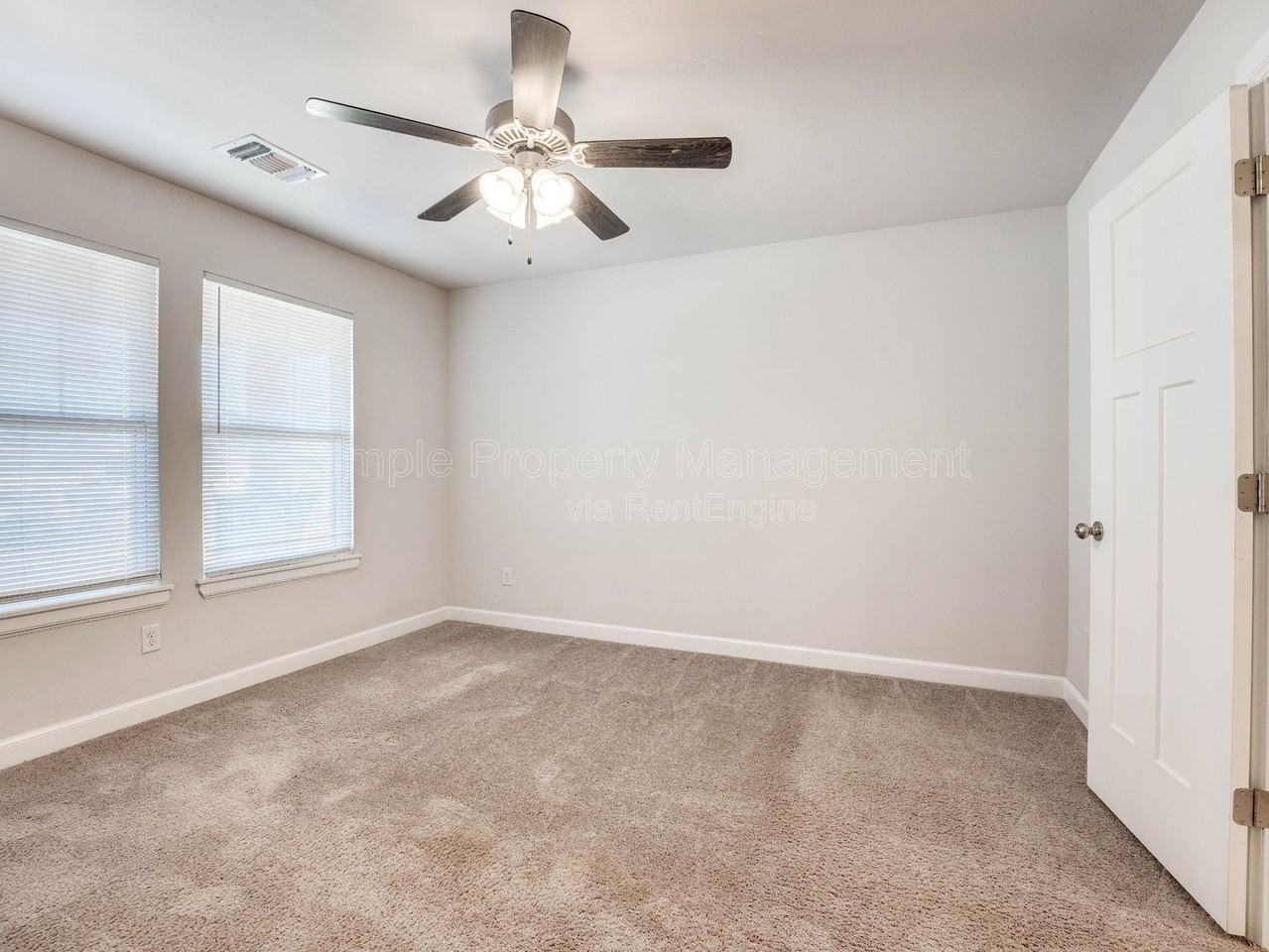 608 Blue Fish Ct - Photo 4 of 33