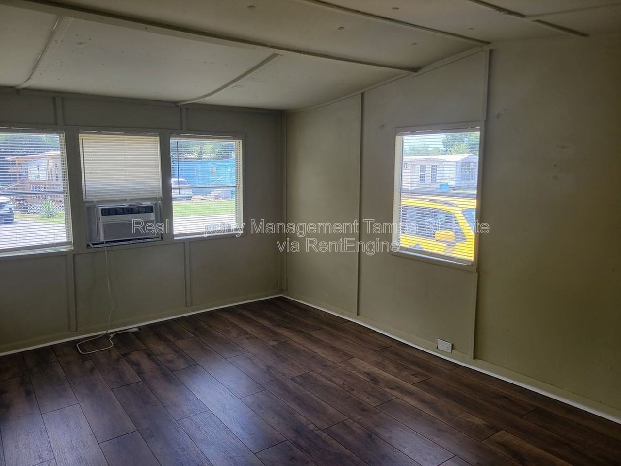 710 S 50th St #8 - Photo 4 of 18