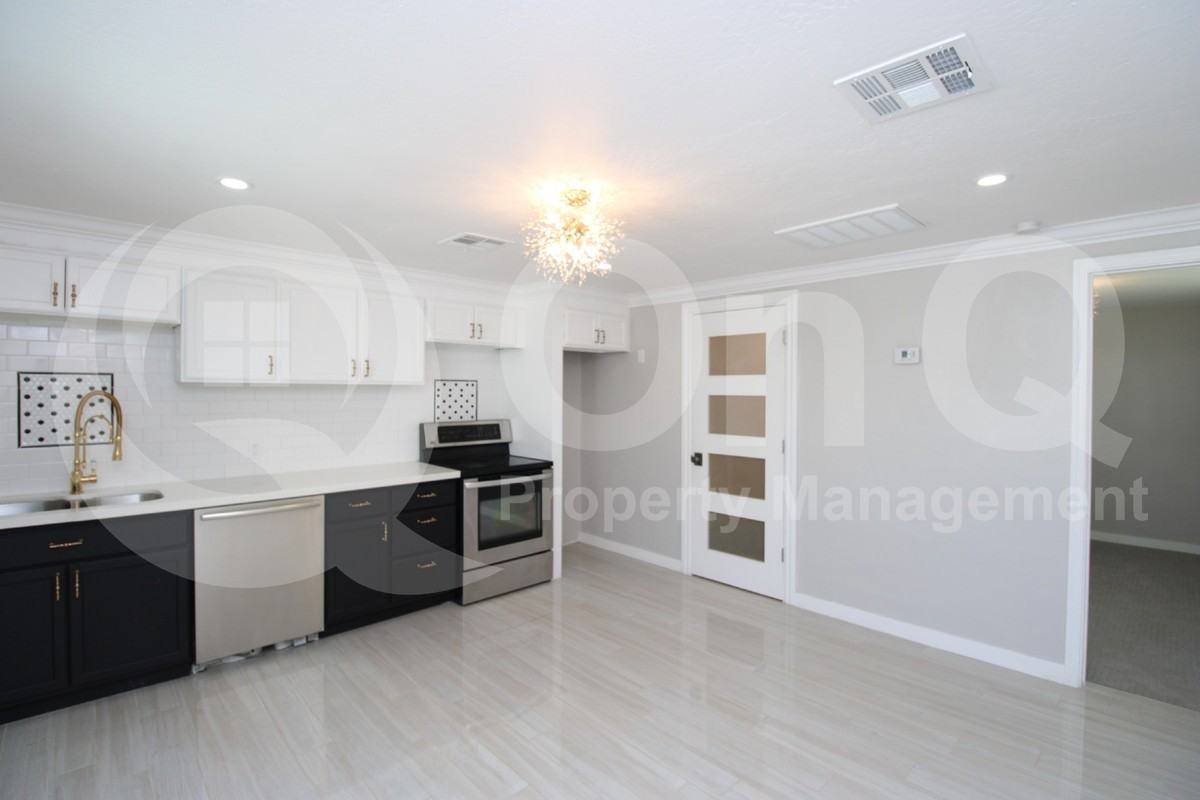 1321 E Willetta St #B - Photo 2 of 7