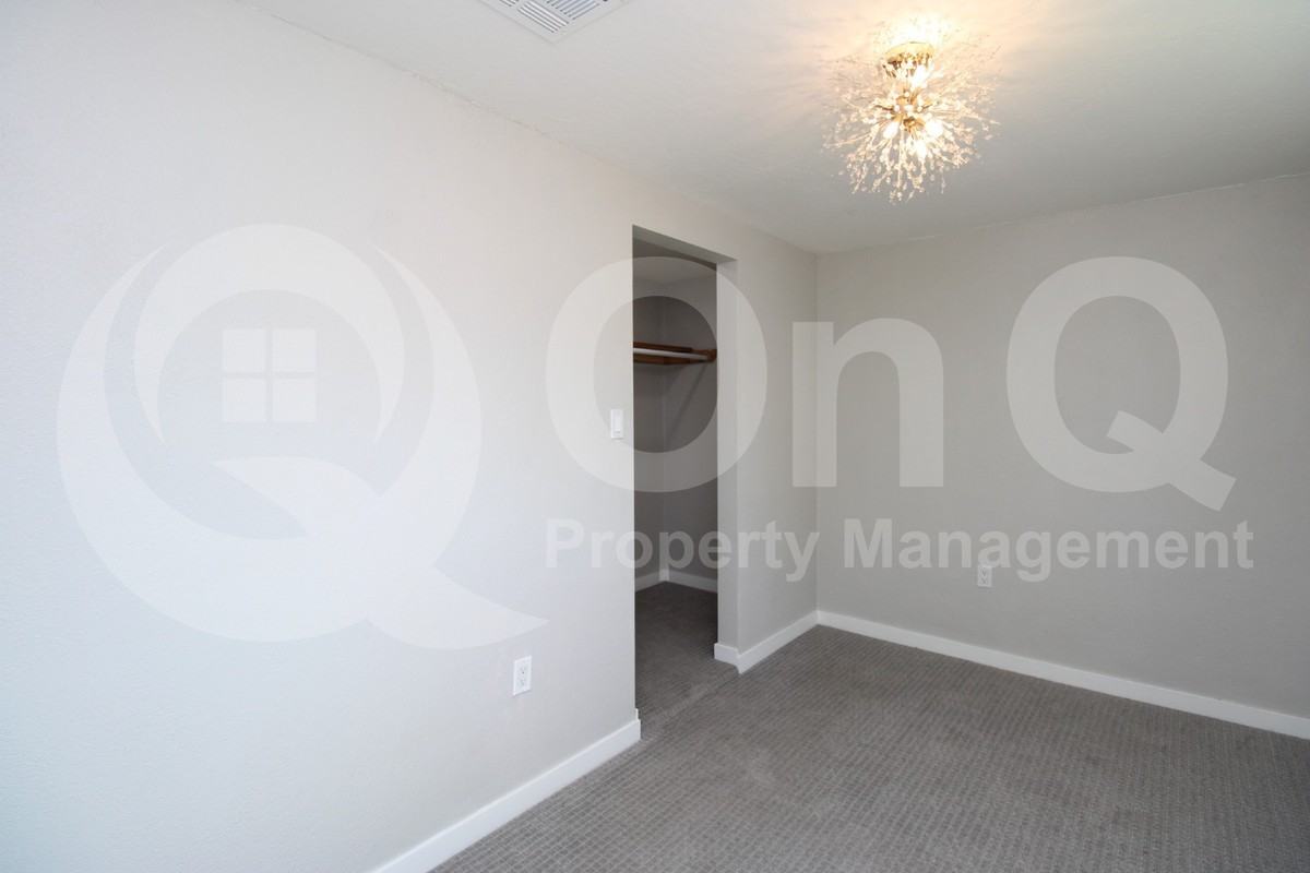 1321 E Willetta St #B - Photo 5 of 7