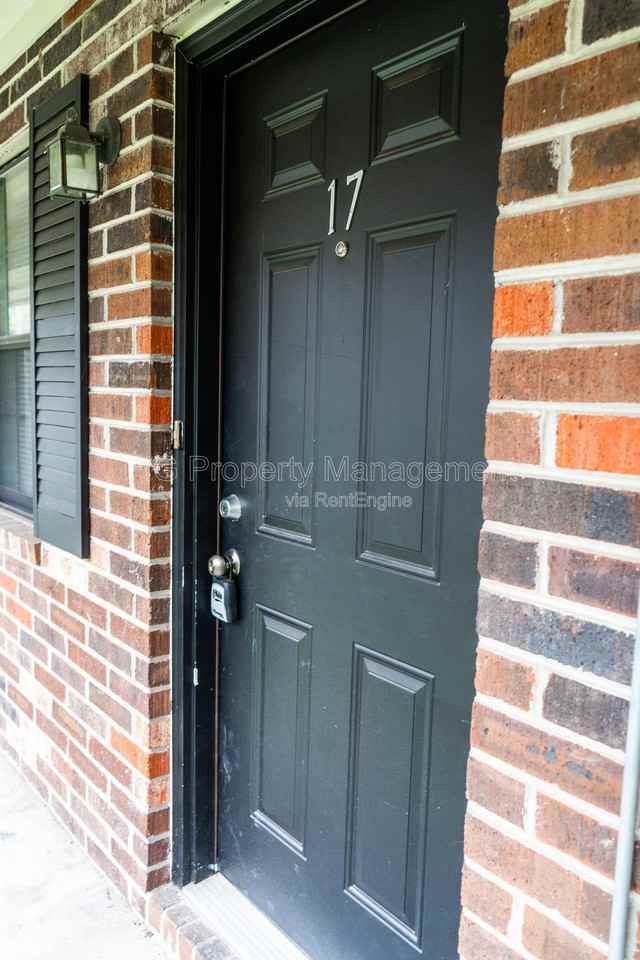 129 Hillcrest Dr #17