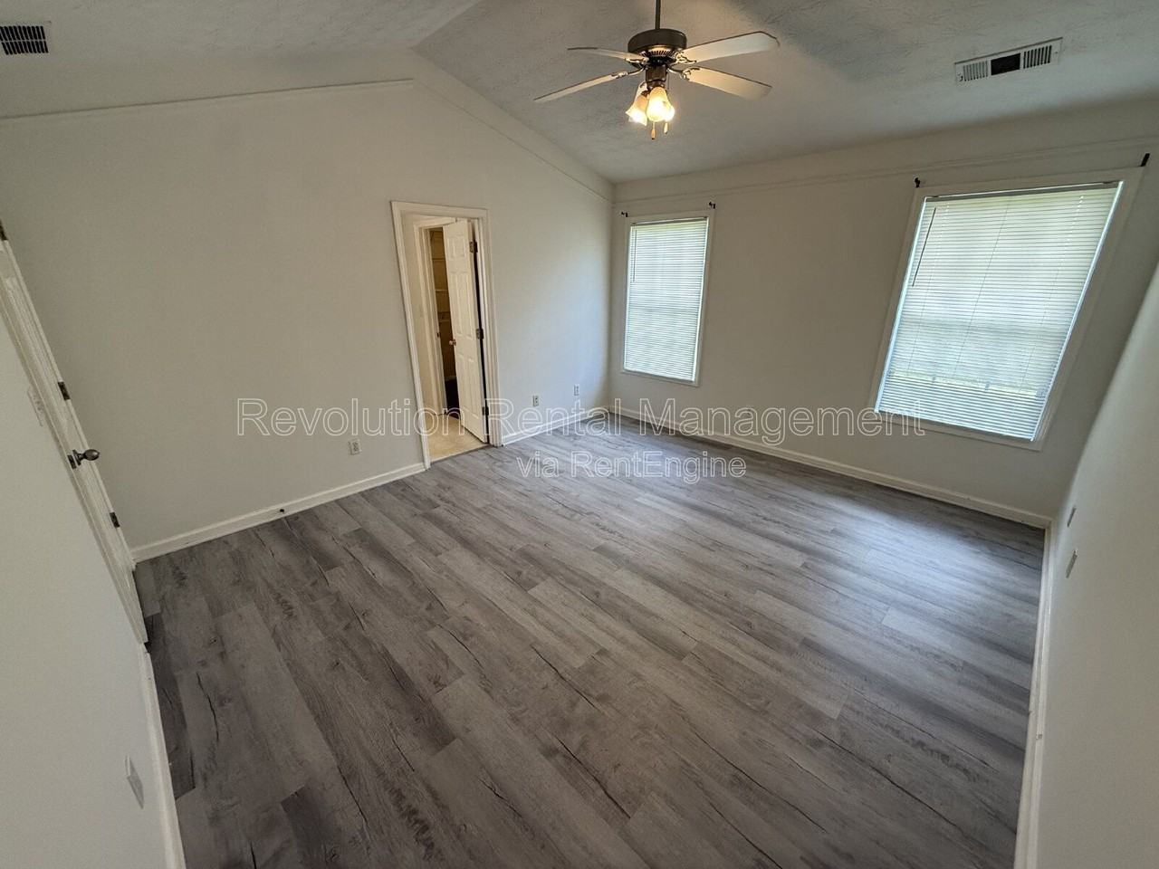 70 Autumn Ct - Photo 4 of 8