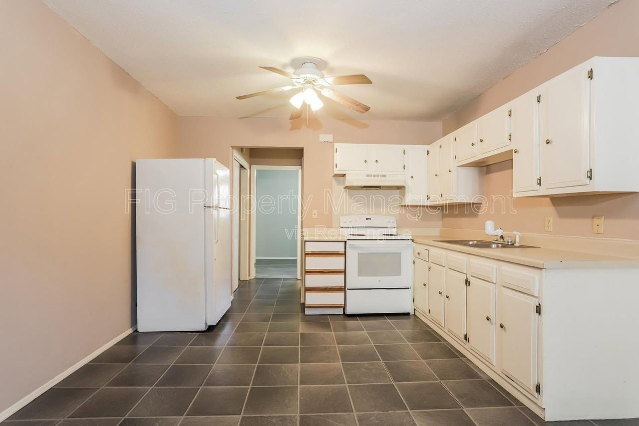 80 Jones Rd #33 - Photo 6 of 12