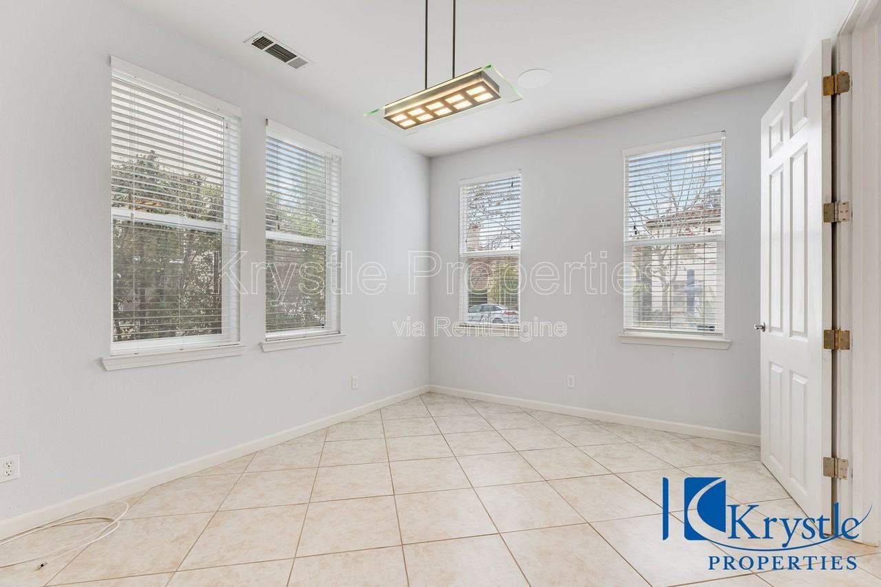 1010 Madrone Ave - Photo 6 of 37