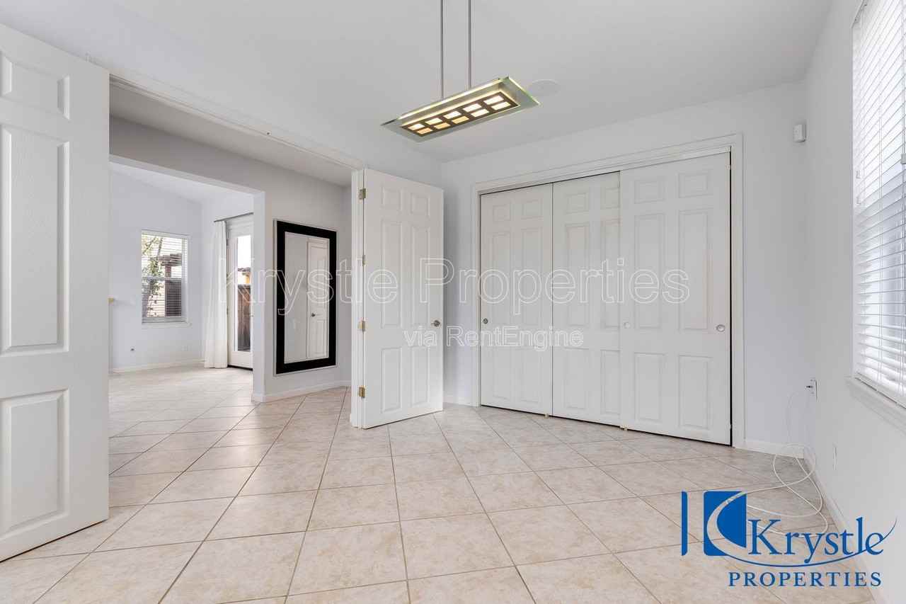 1010 Madrone Ave - Photo 7 of 37