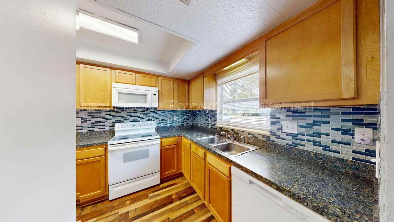 11406 Bedford Oaks Dr - Photo 2 of 24