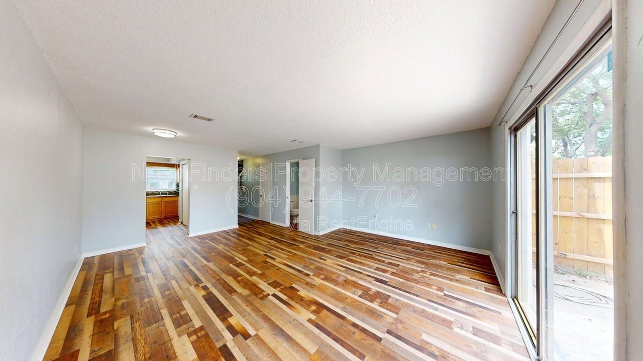 11406 Bedford Oaks Dr - Photo 6 of 24