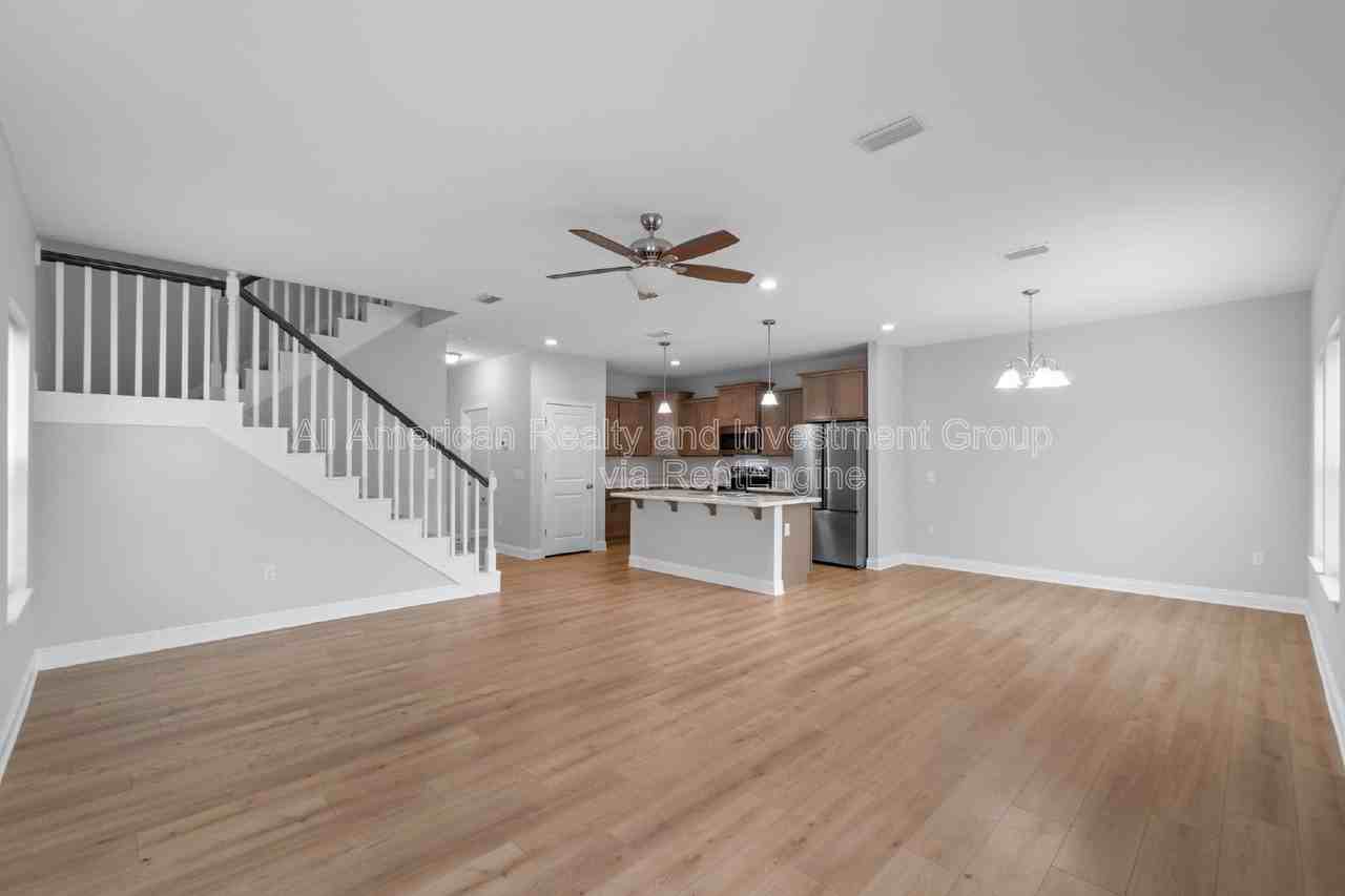 181 Johnson Ct - Photo 7 of 33