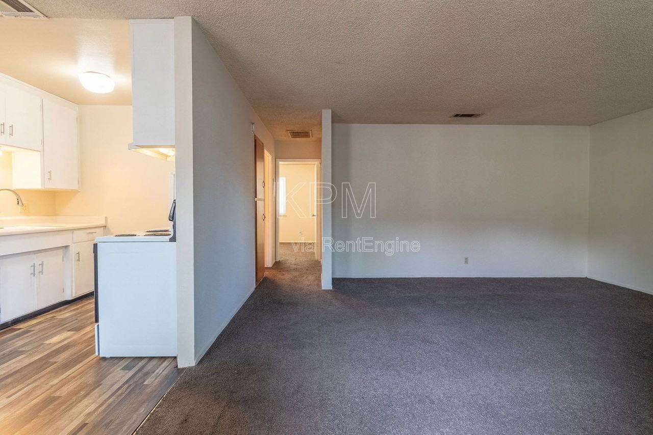 2178 Lucerne Ave - Photo 2 of 10