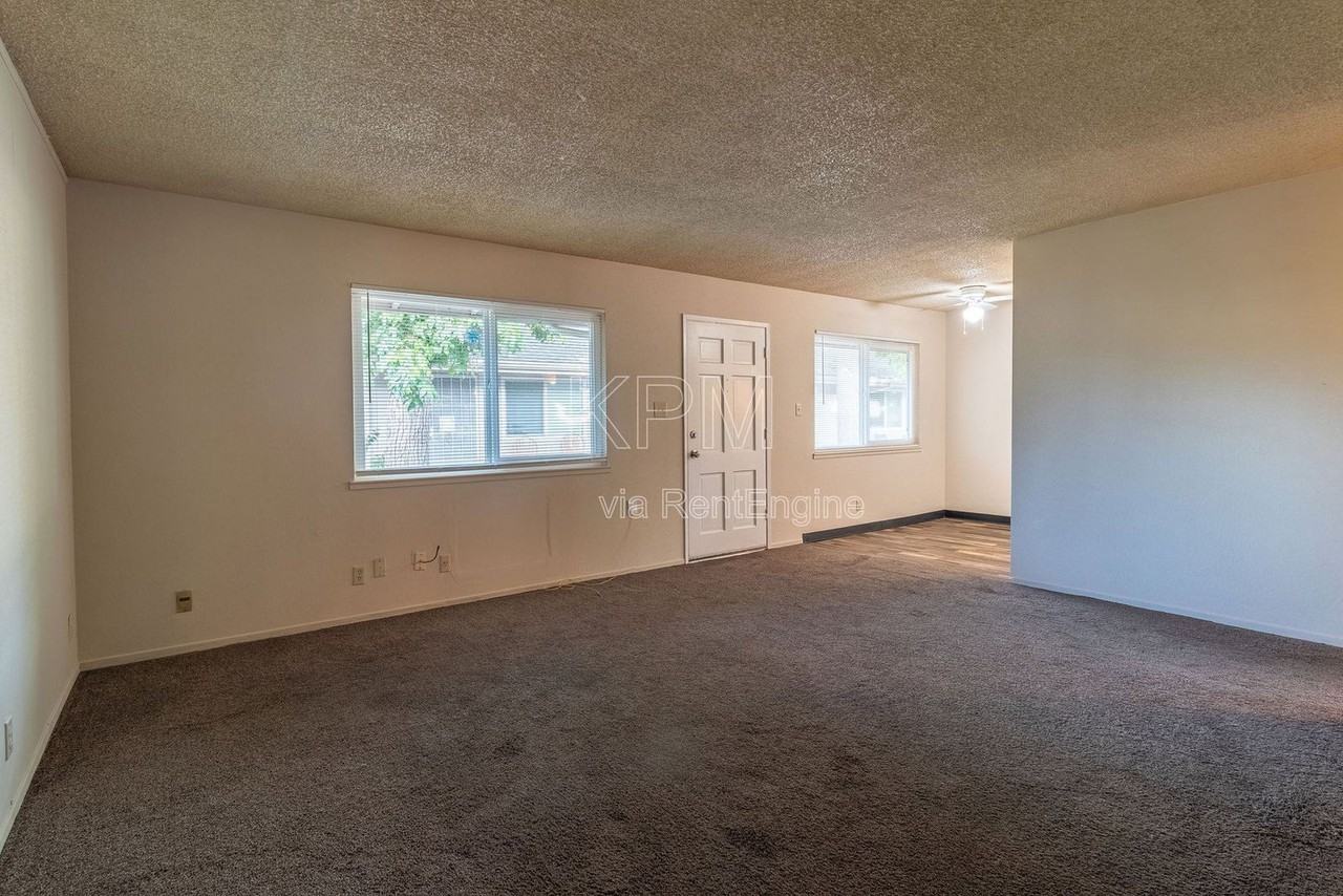 2178 Lucerne Ave - Photo 3 of 10