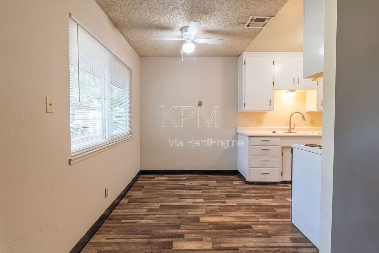 2178 Lucerne Ave - Photo 4 of 10