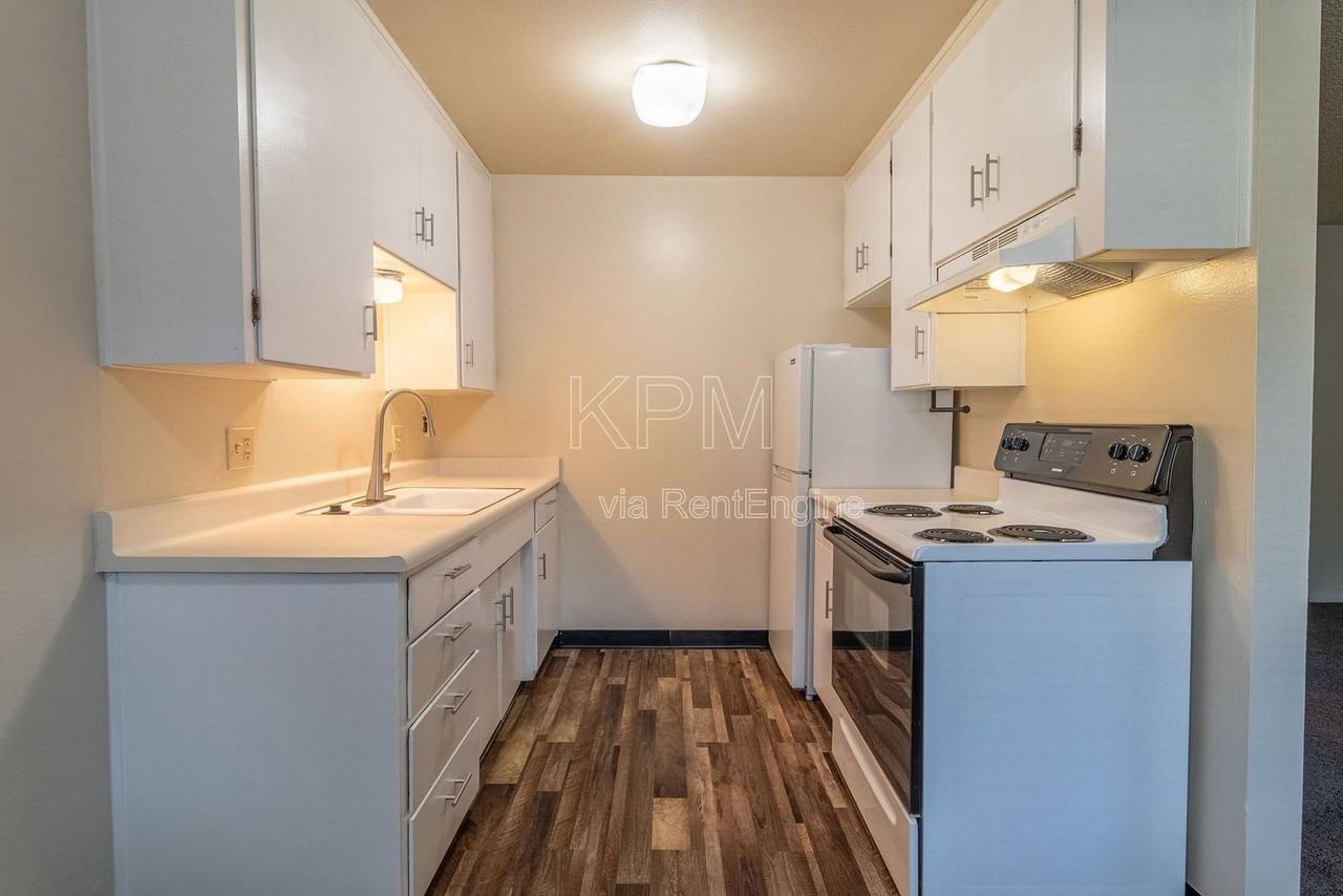 2178 Lucerne Ave - Photo 5 of 10