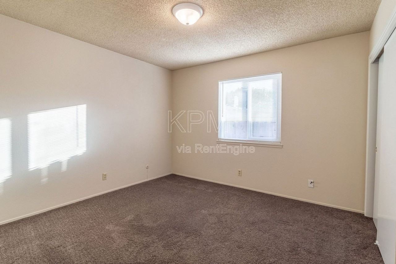 2178 Lucerne Ave - Photo 7 of 10