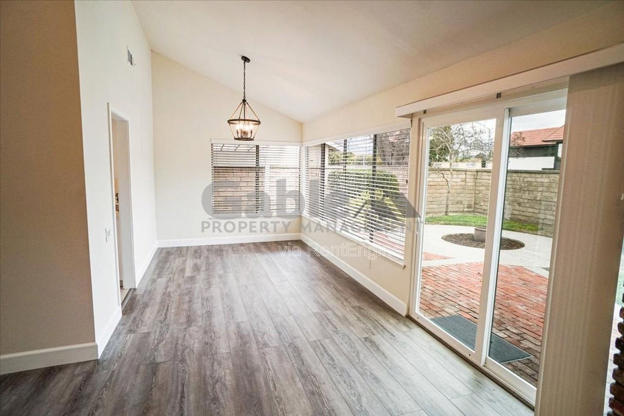 23922 Avenida Entrana - Photo 4 of 19