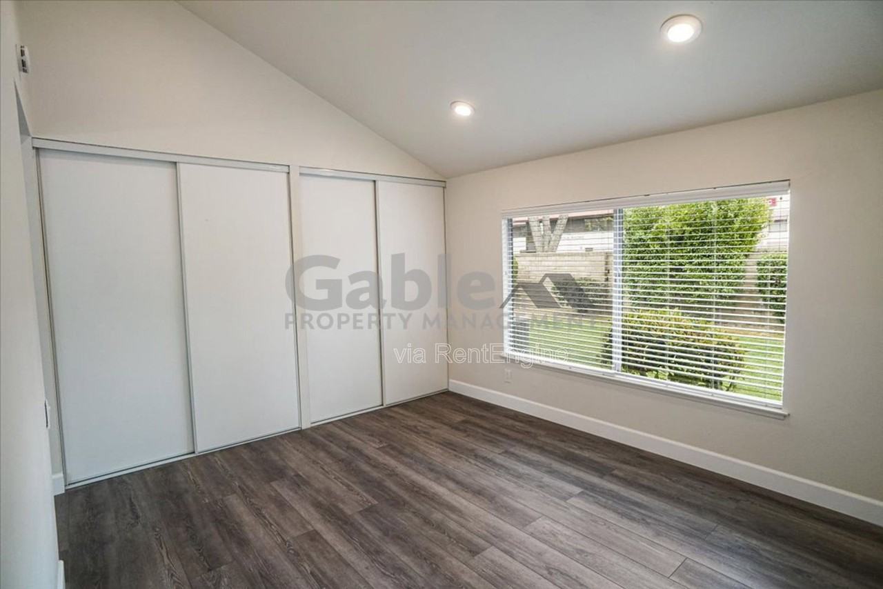 23922 Avenida Entrana - Photo 7 of 19