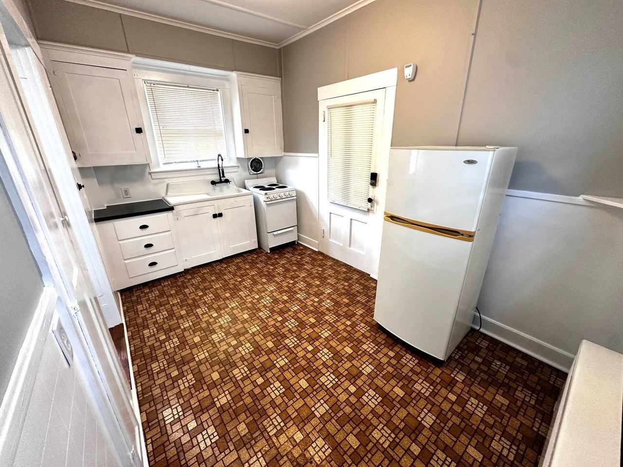 112 Church St #5 - Photo 3 of 16