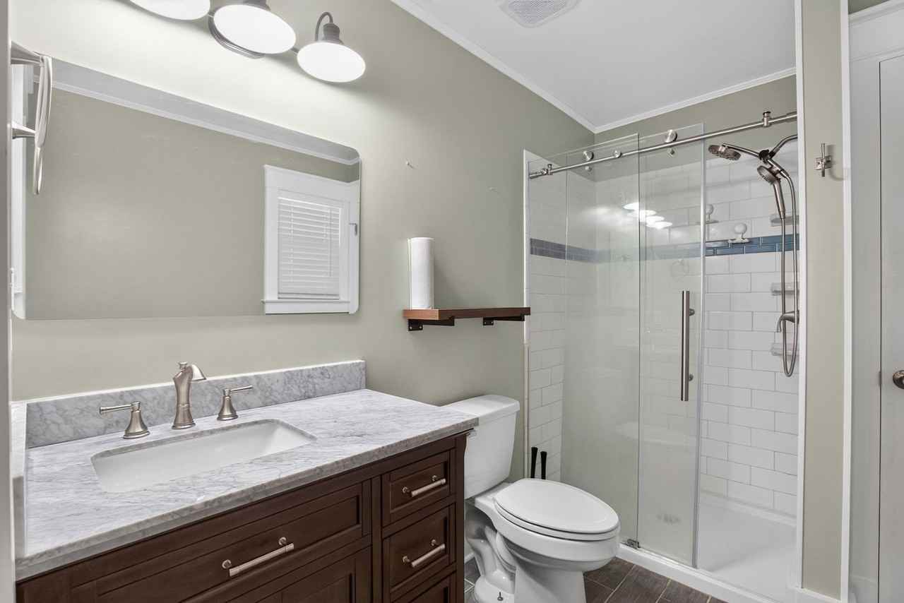 11880 Provident Dr - Photo 4 of 17