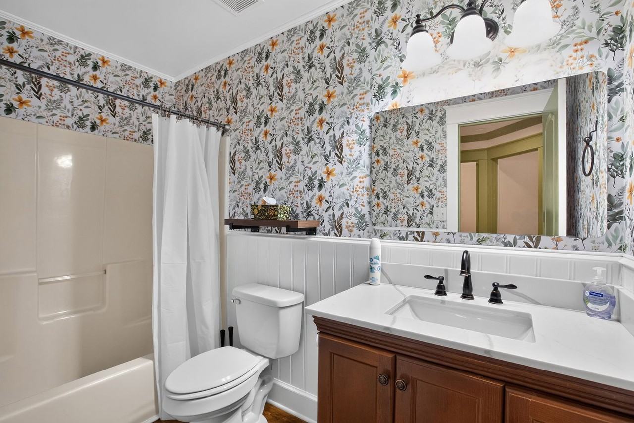 11880 Provident Dr - Photo 5 of 17