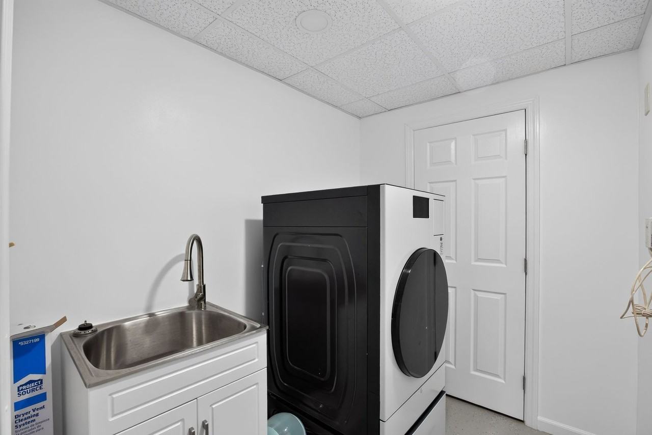 11880 Provident Dr - Photo 7 of 17