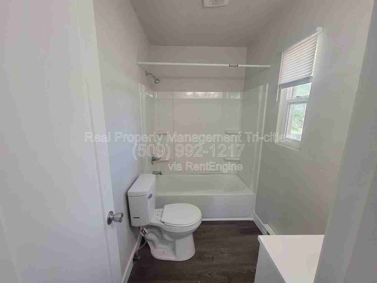 1101 W Margaret St - Photo 6 of 7