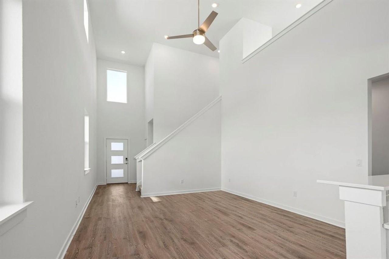 7911 Linda Michelle Ln - Photo 4 of 25